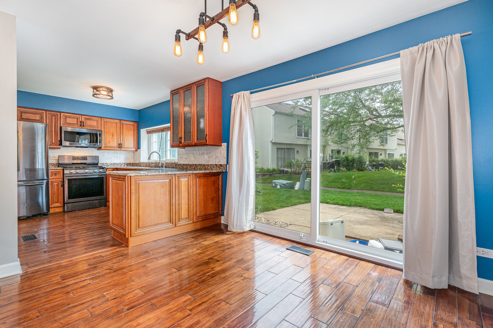 31 E Shagbark Lane, Streamwood, IL 60107