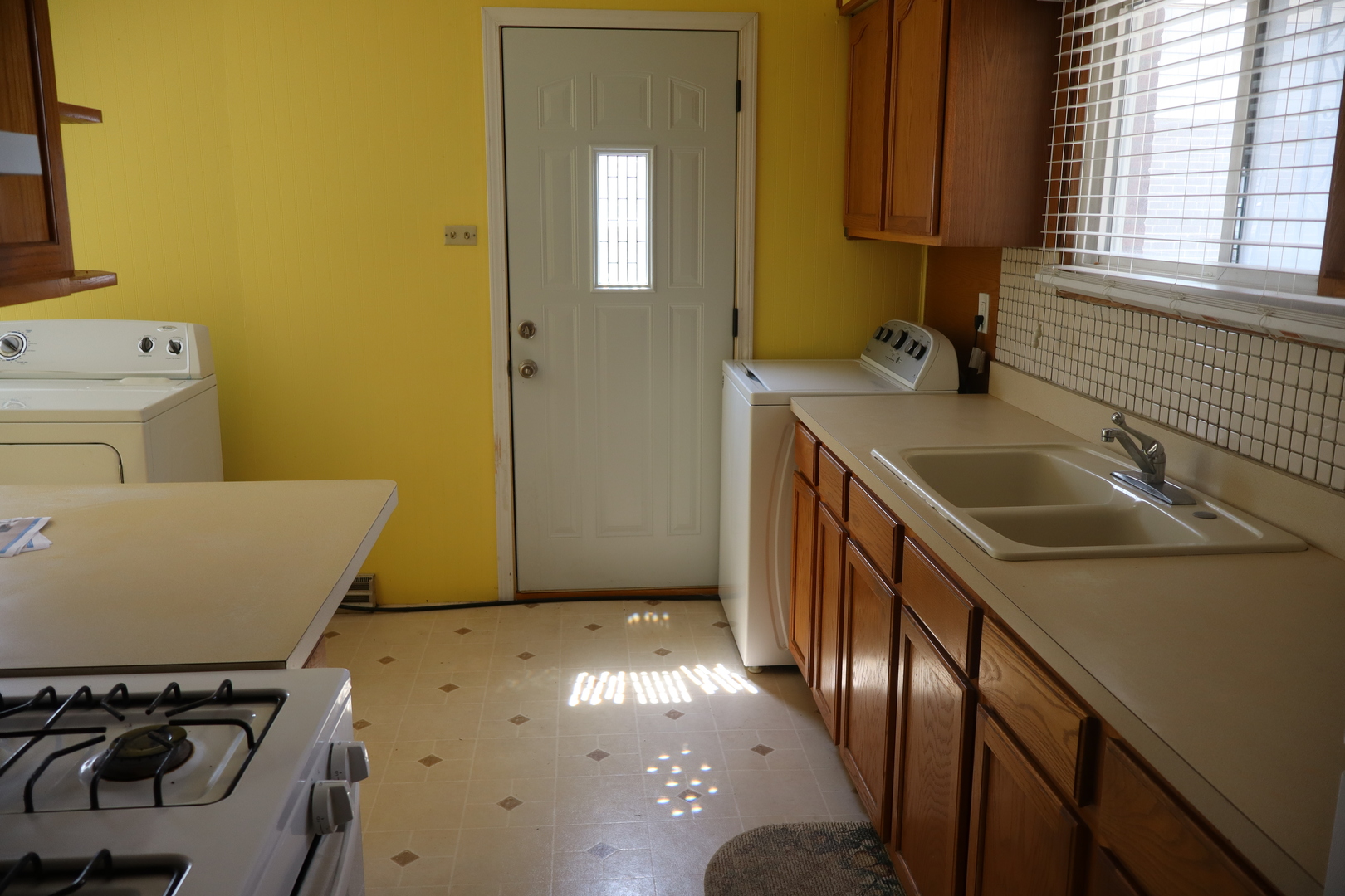 15153 HARDING Avenue, Midlothian, IL 60445