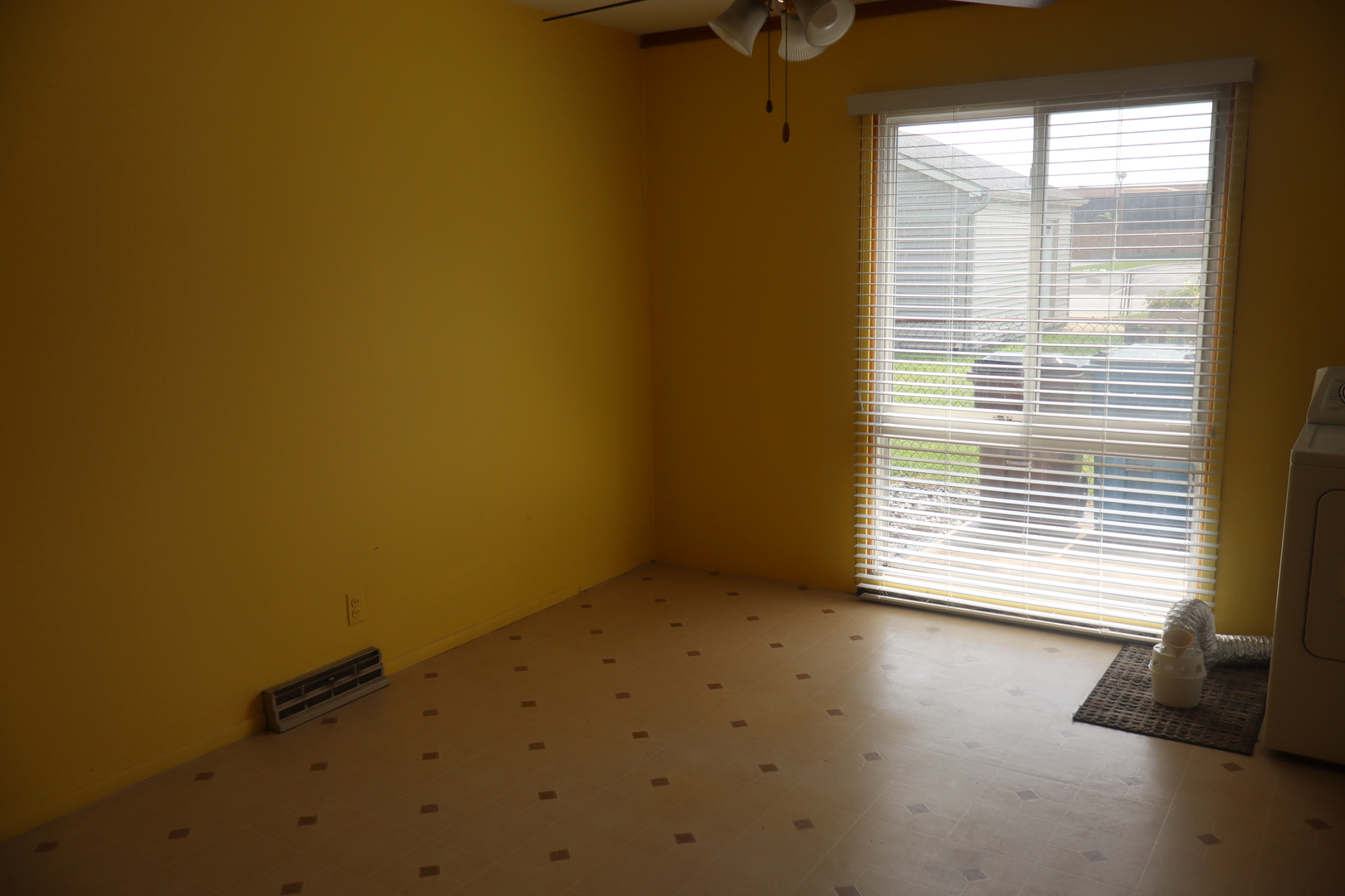 15153 HARDING Avenue, Midlothian, IL 60445
