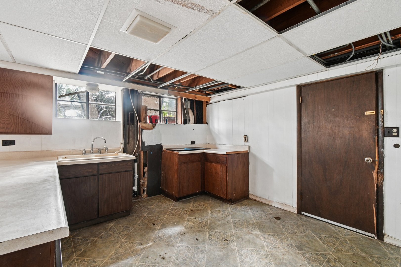 38683 N Lewis Avenue, Beach Park, IL 60099