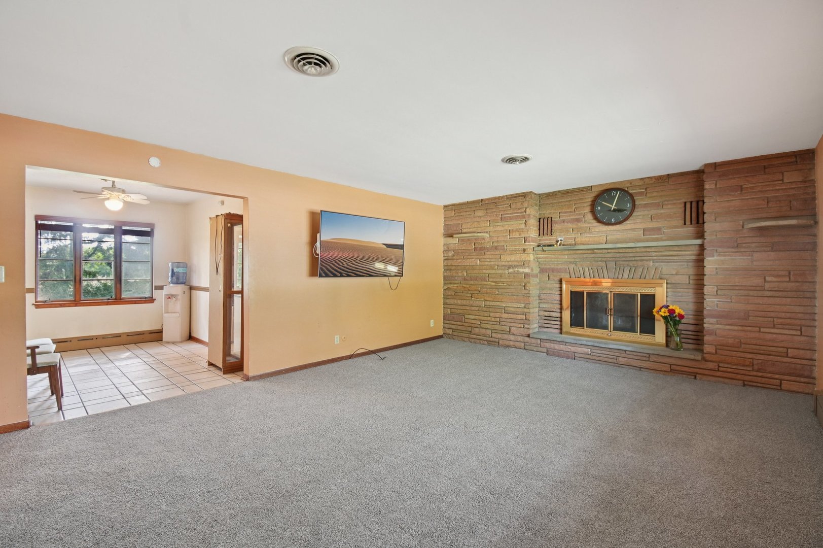 38683 N Lewis Avenue, Beach Park, IL 60099