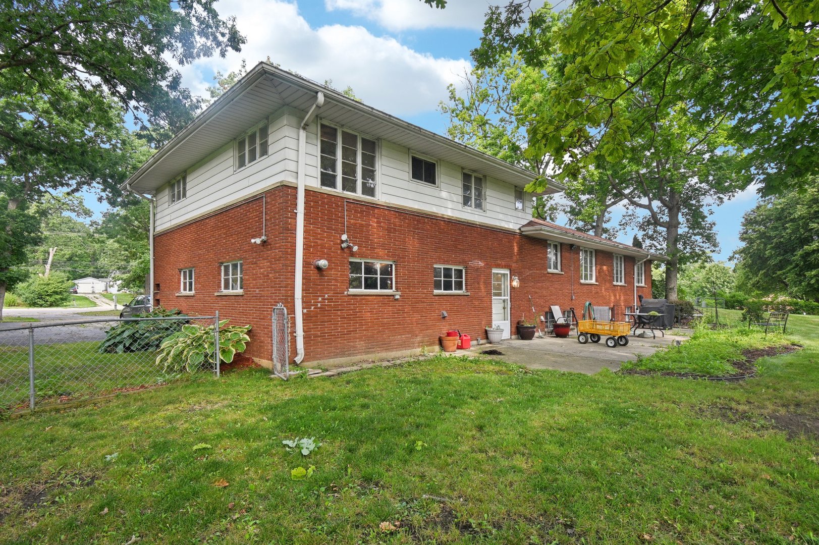 38683 N Lewis Avenue, Beach Park, IL 60099