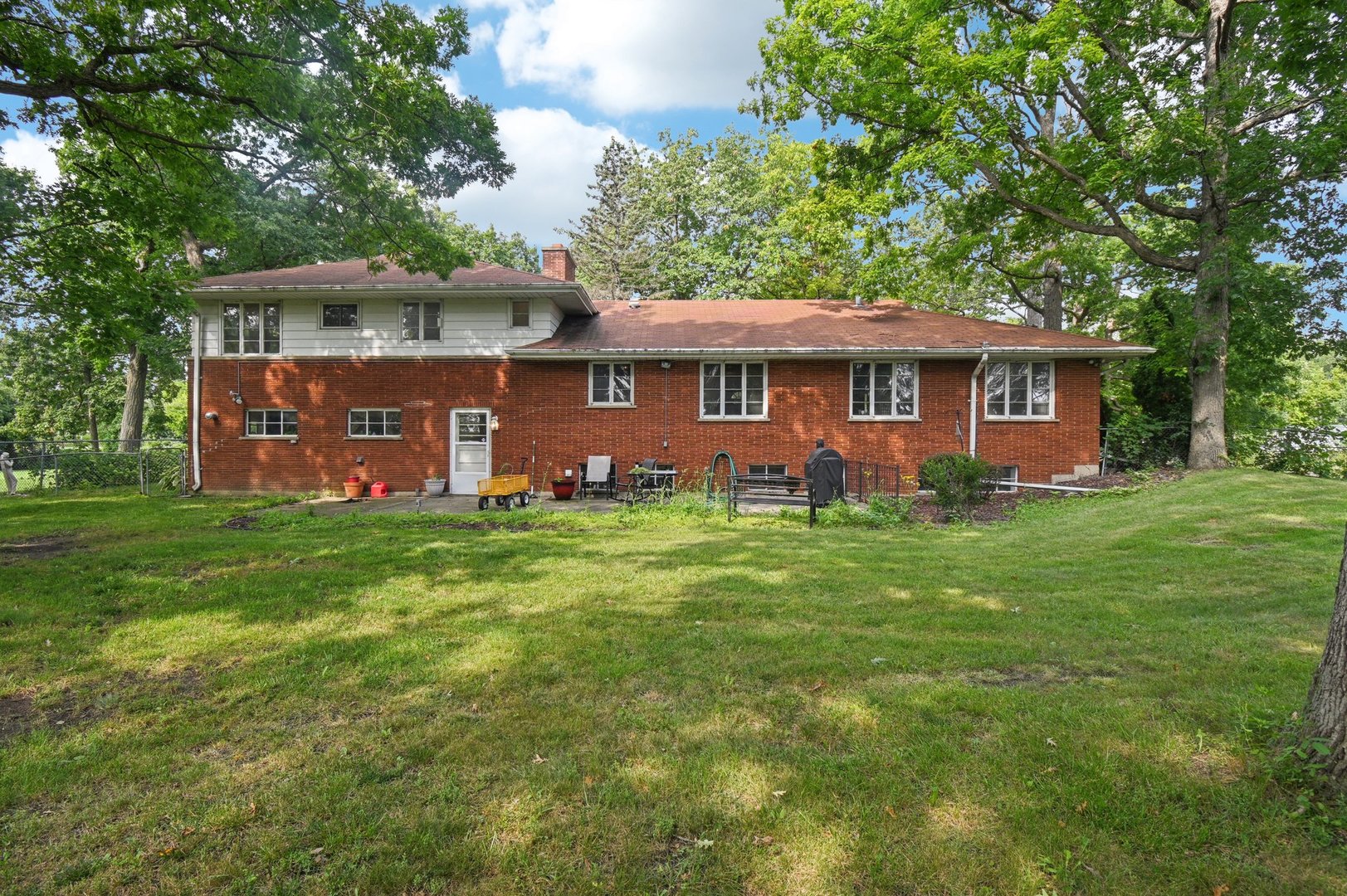 38683 N Lewis Avenue, Beach Park, IL 60099