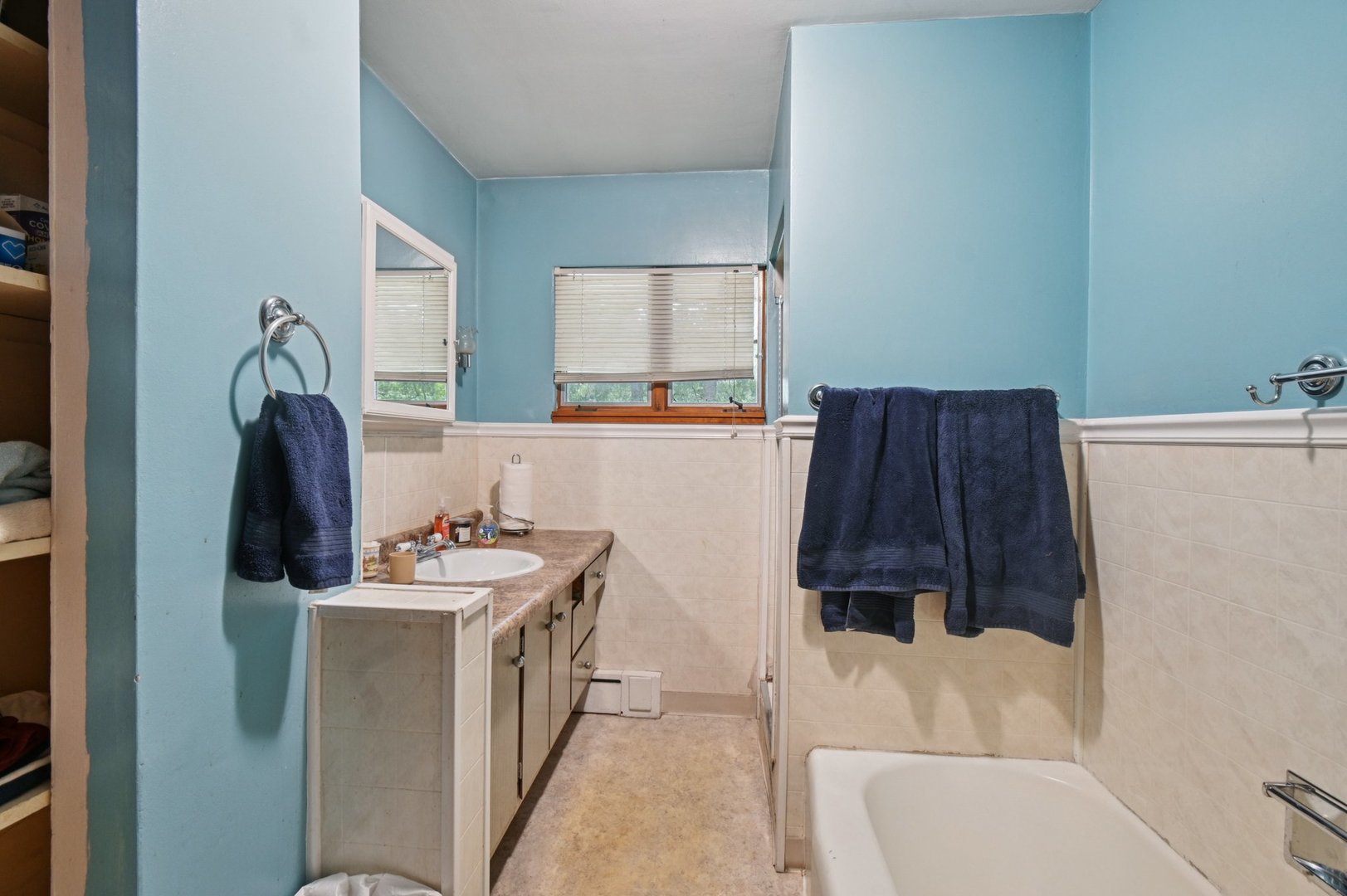 38683 N Lewis Avenue, Beach Park, IL 60099
