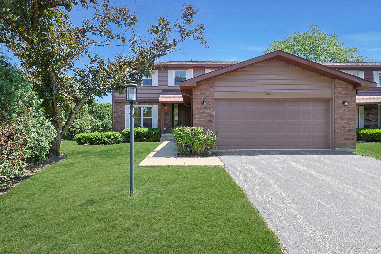2566 Brian Drive, Northbrook, IL 60062