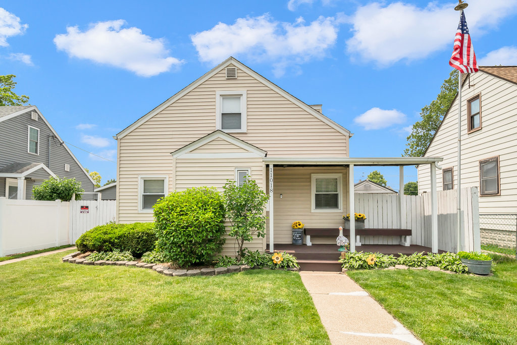 11018 S Sawyer Avenue, Chicago, IL 60655