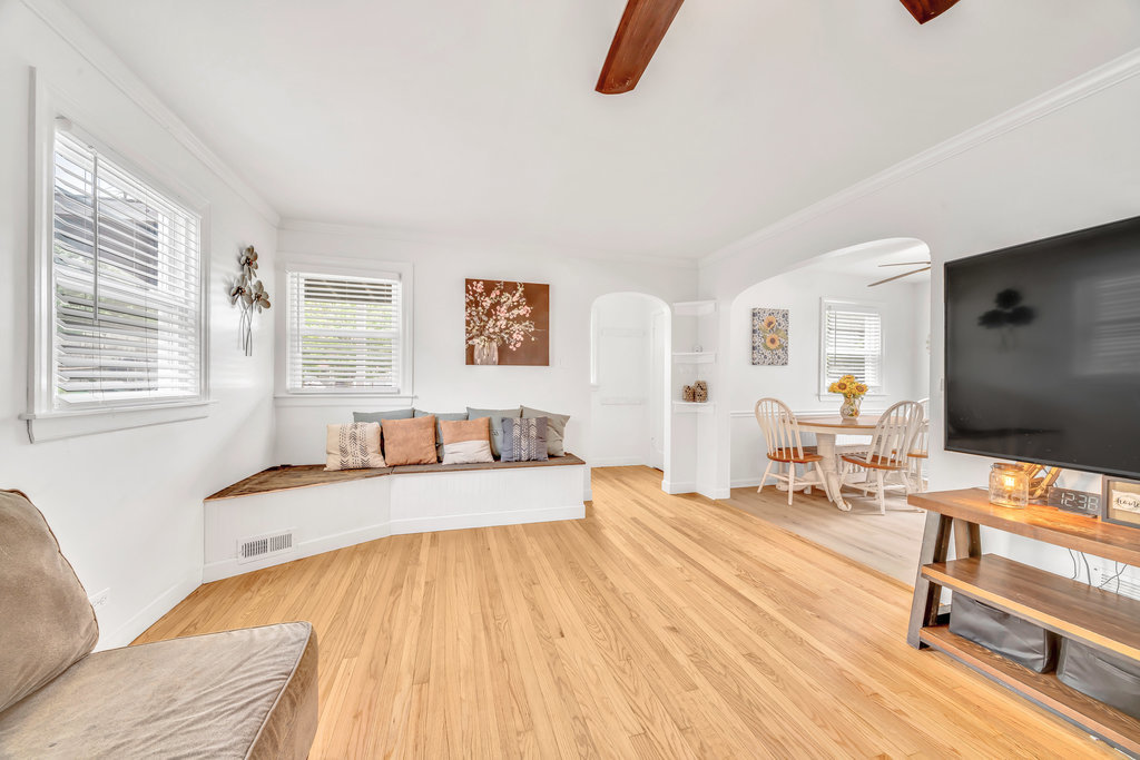 11018 S Sawyer Avenue, Chicago, IL 60655