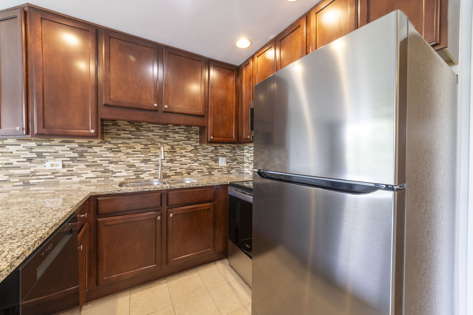 6020 Oakwood Drive #2F, Lisle, IL 60532