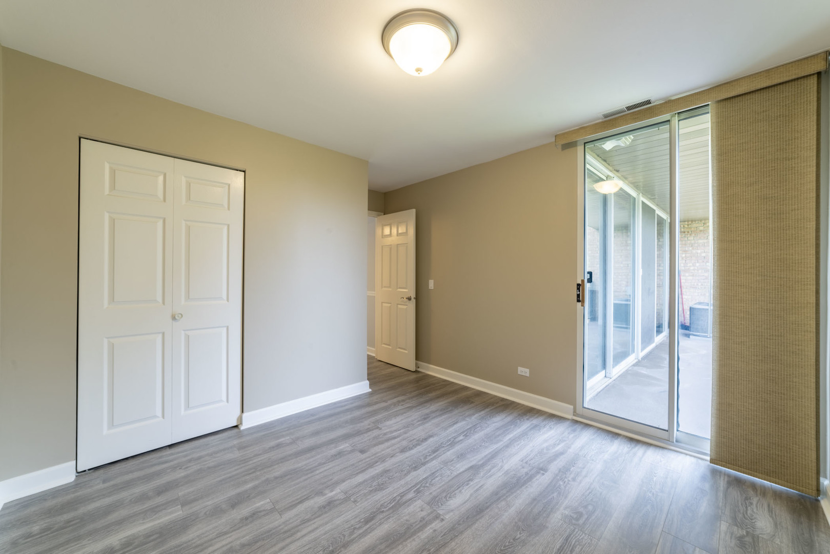 6020 Oakwood Drive #2F, Lisle, IL 60532