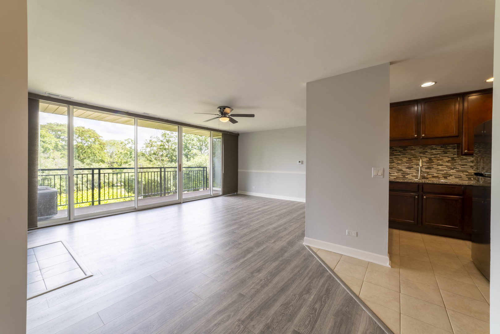 6020 Oakwood Drive #2F, Lisle, IL 60532
