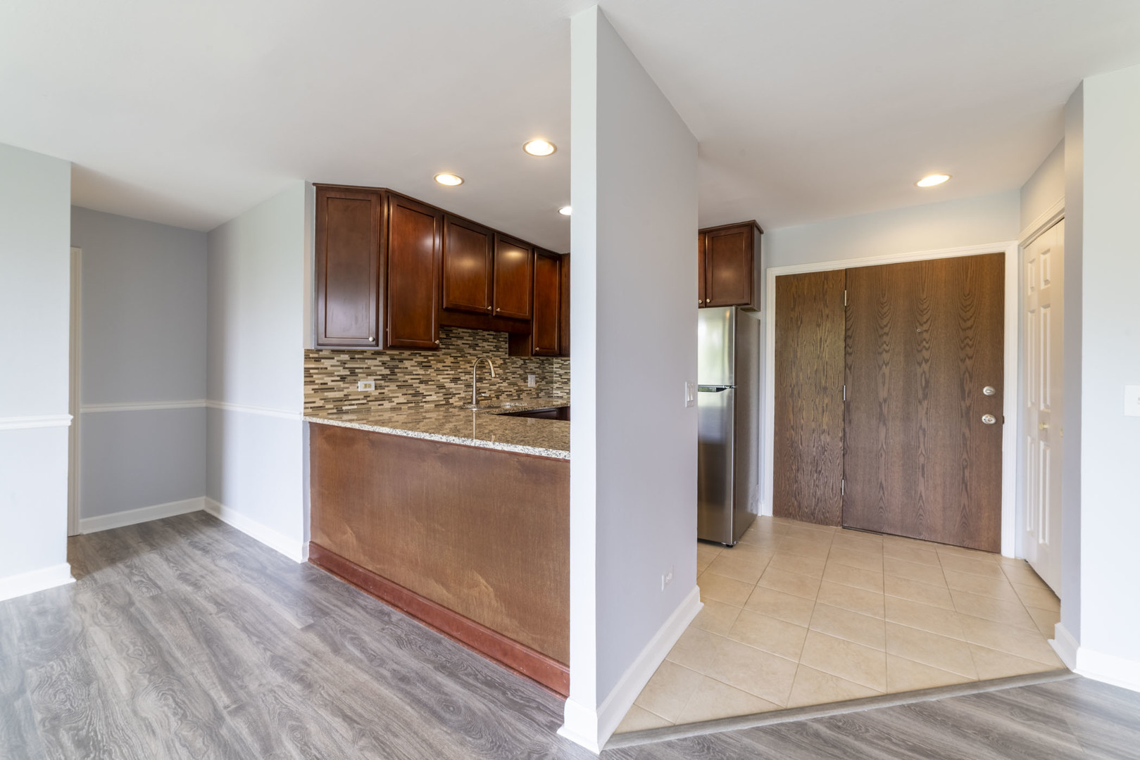 6020 Oakwood Drive #2F, Lisle, IL 60532