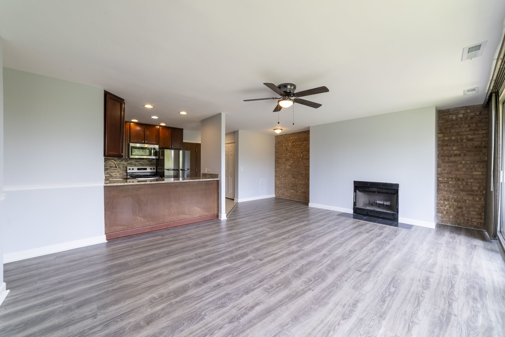 6020 Oakwood Drive #2F, Lisle, IL 60532