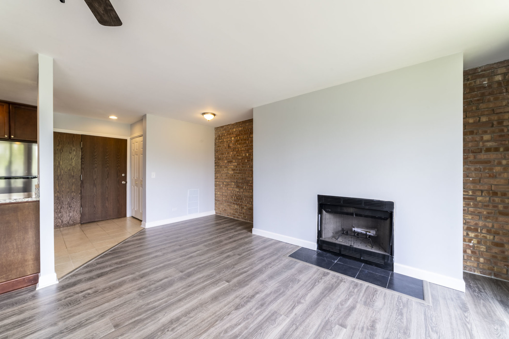 6020 Oakwood Drive #2F, Lisle, IL 60532