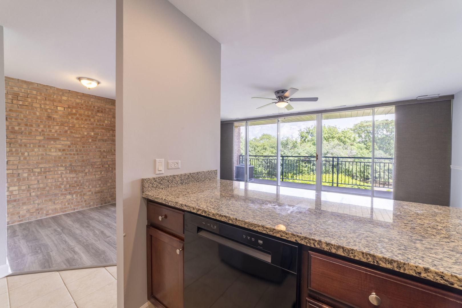 6020 Oakwood Drive #2F, Lisle, IL 60532