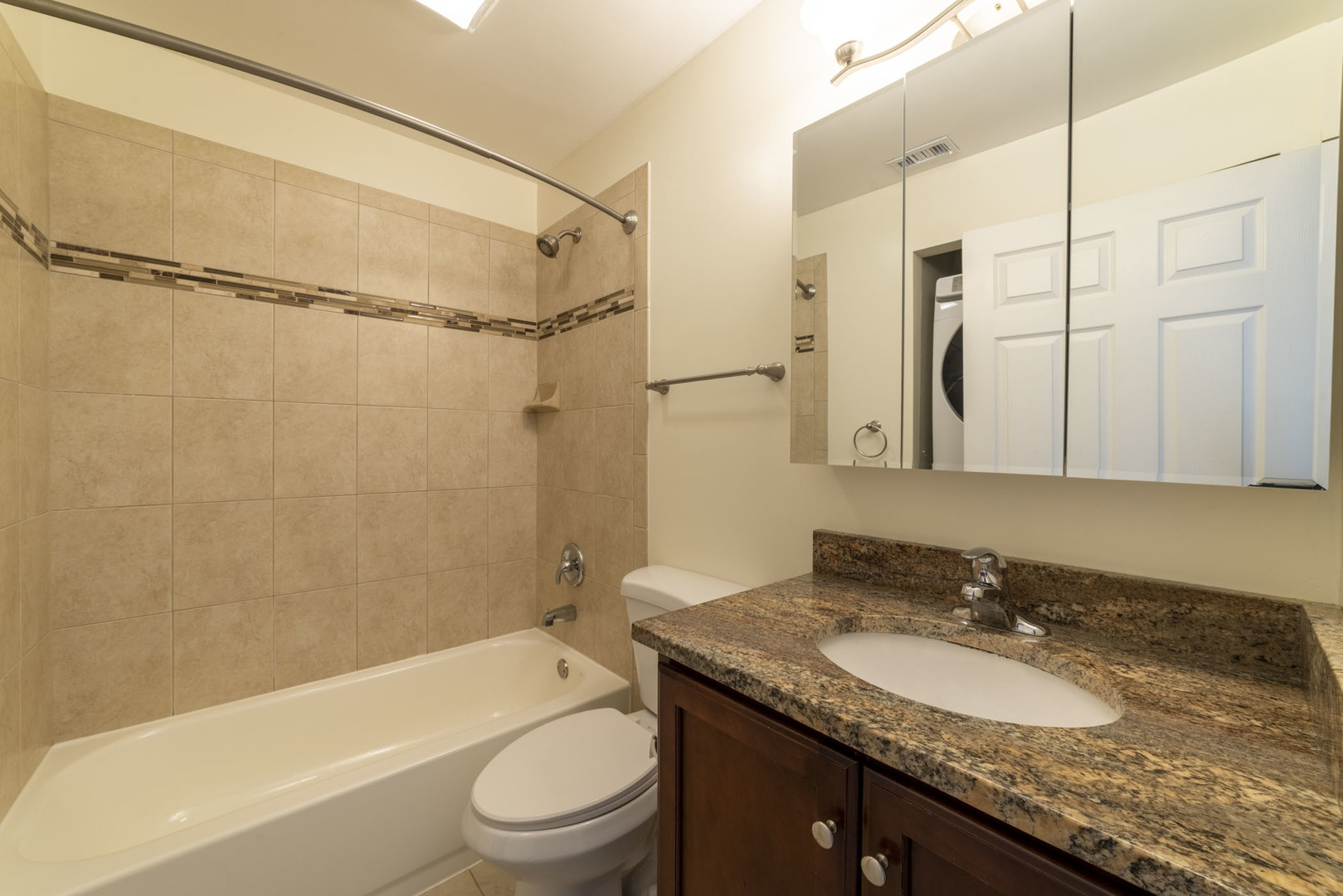 6020 Oakwood Drive #2F, Lisle, IL 60532
