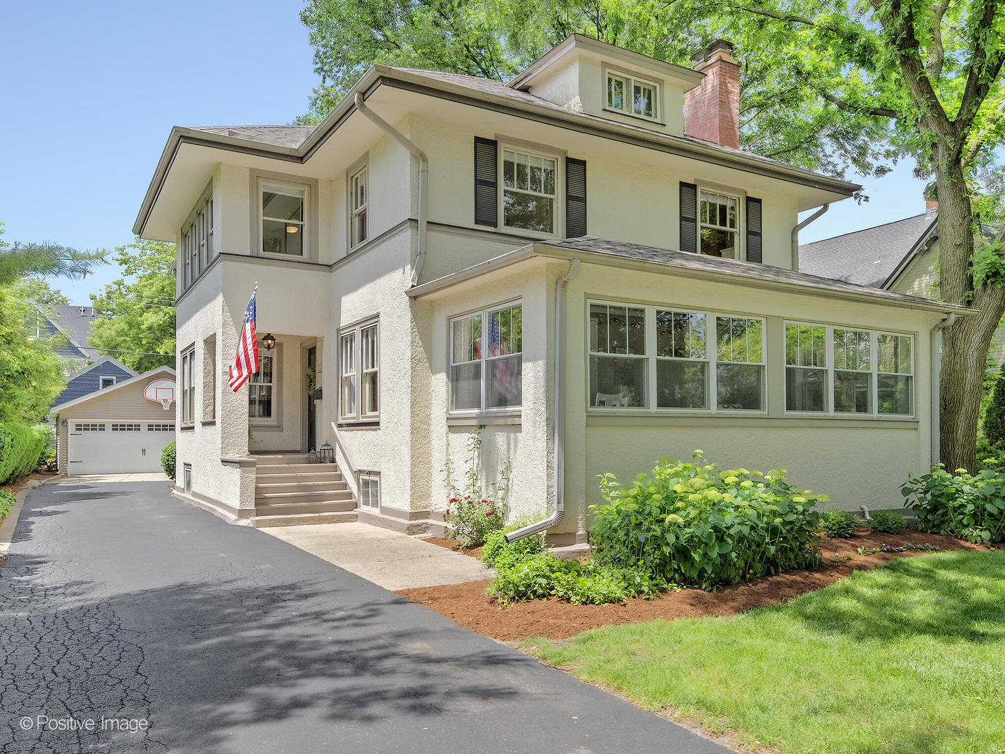132 S Spring Avenue, La Grange, IL 60525