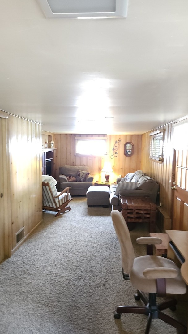 14357 Kenton Avenue, Midlothian, IL 60445