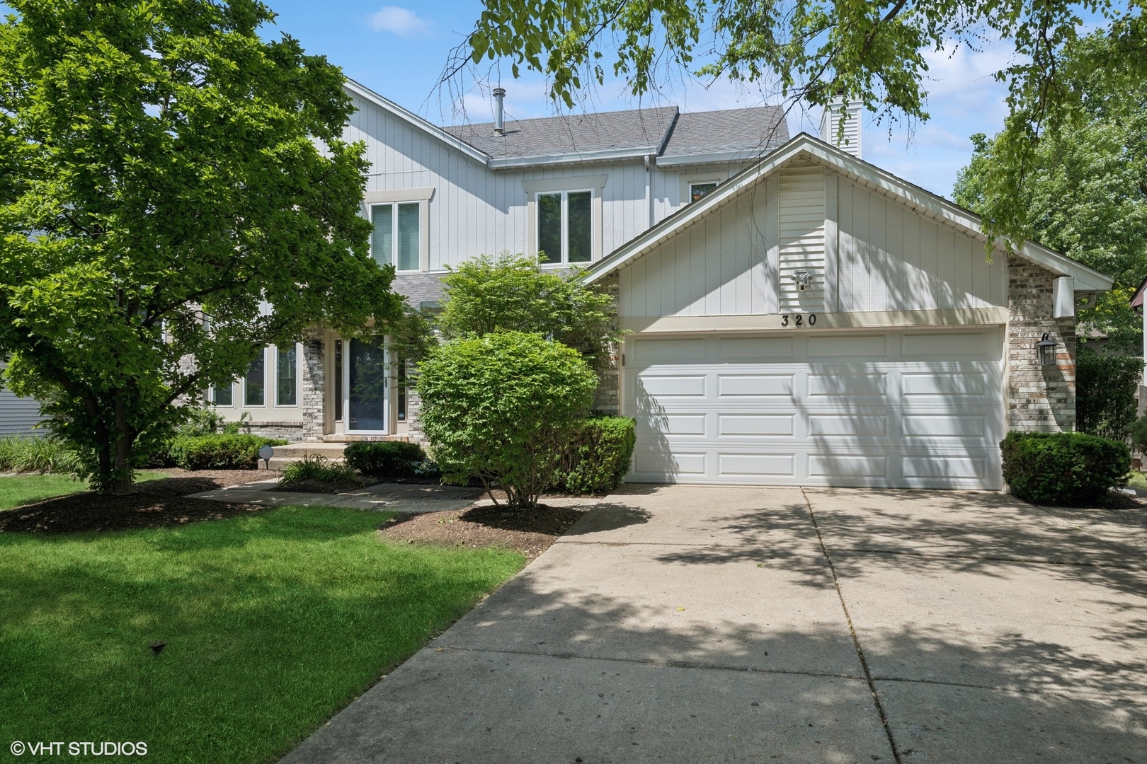 320 Chateau Drive, Buffalo Grove, IL 60089