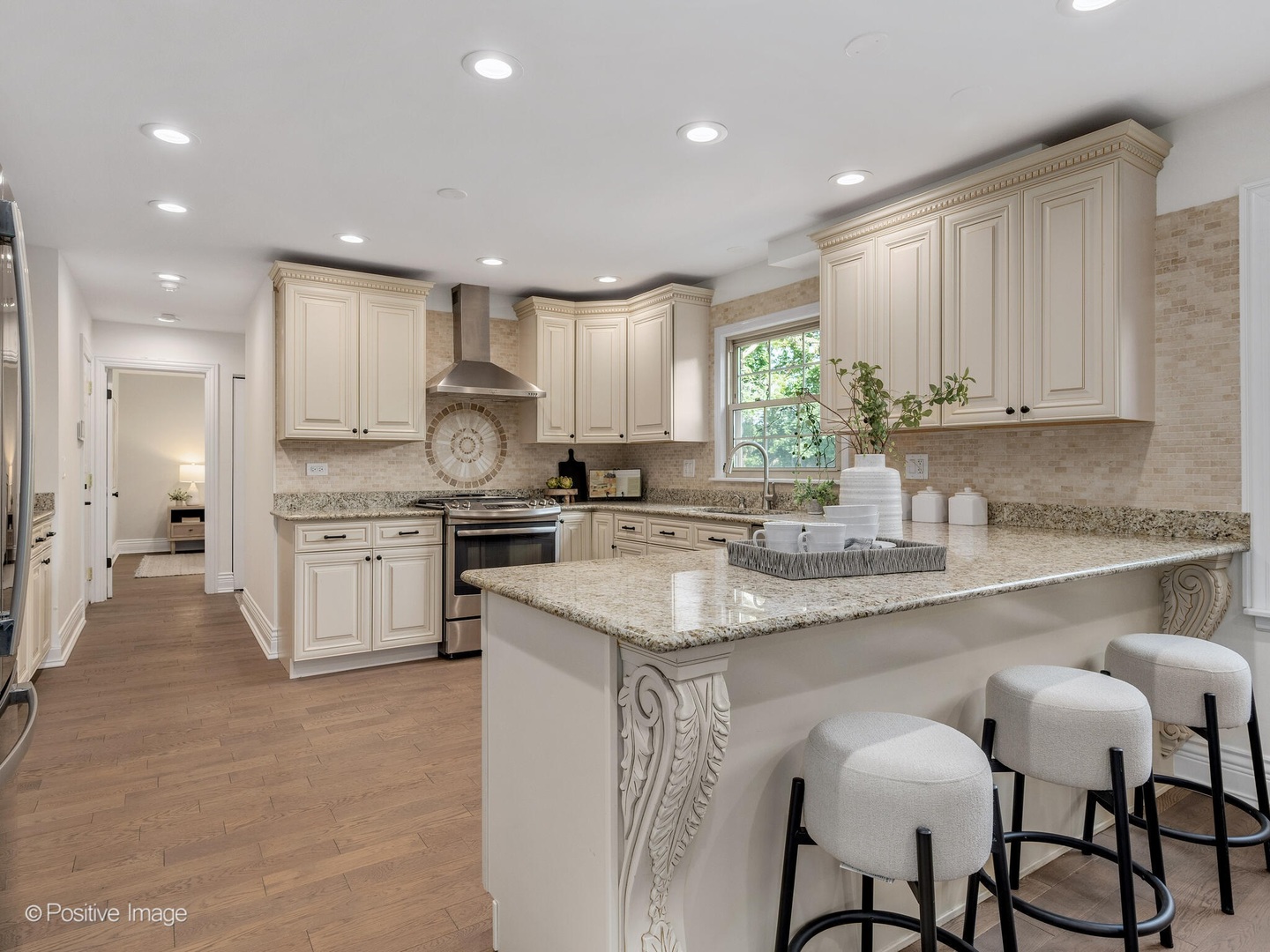 8 Wyndham Court, Oak Brook, IL 60523