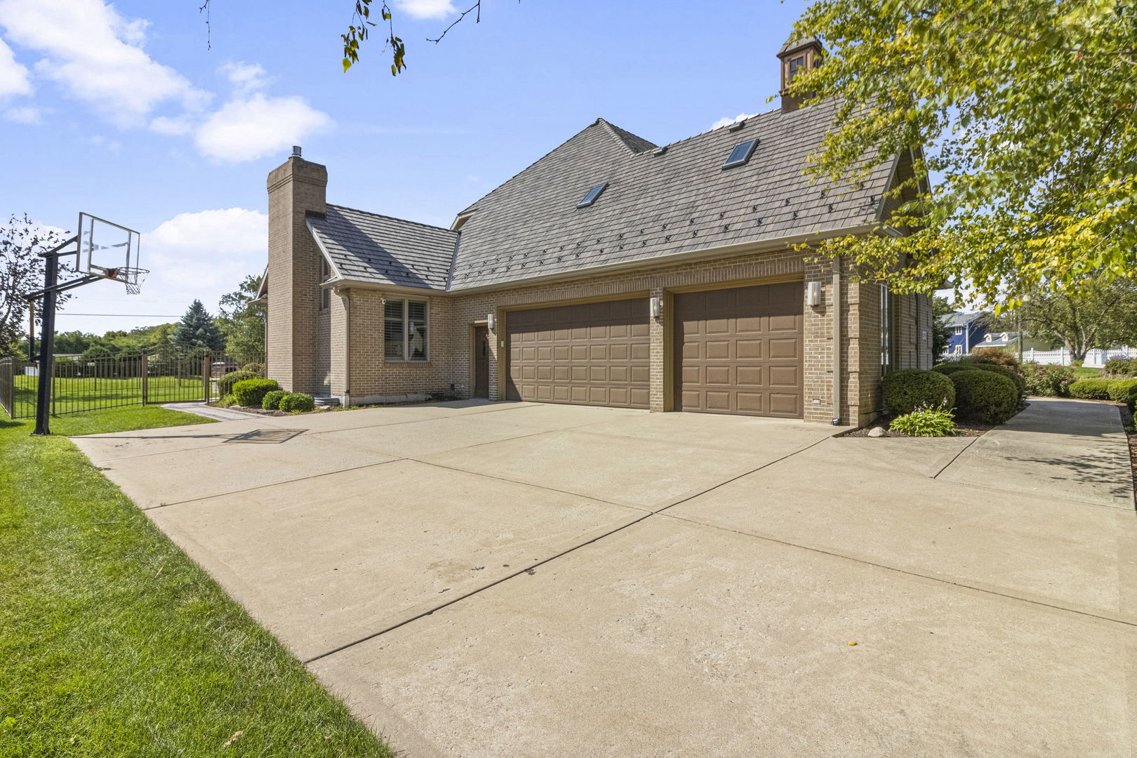 24755 W Manor Drive, Shorewood, IL 60404