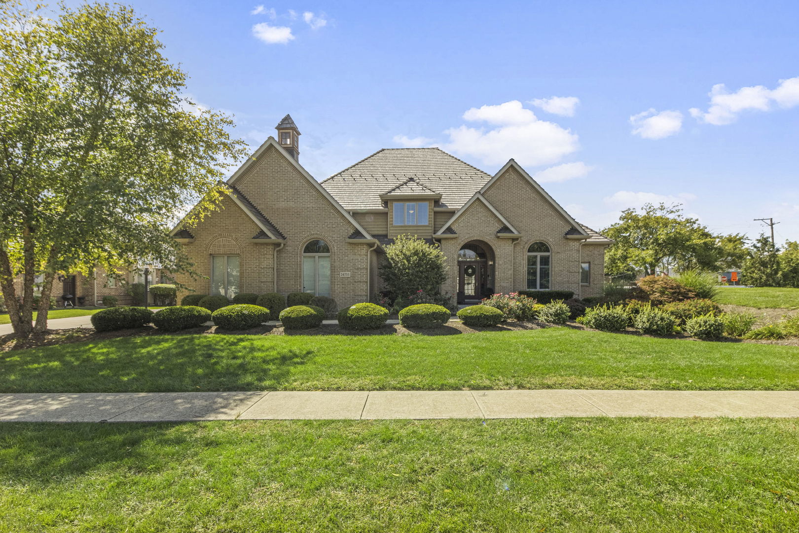 24755 W Manor Drive, Shorewood, IL 60404