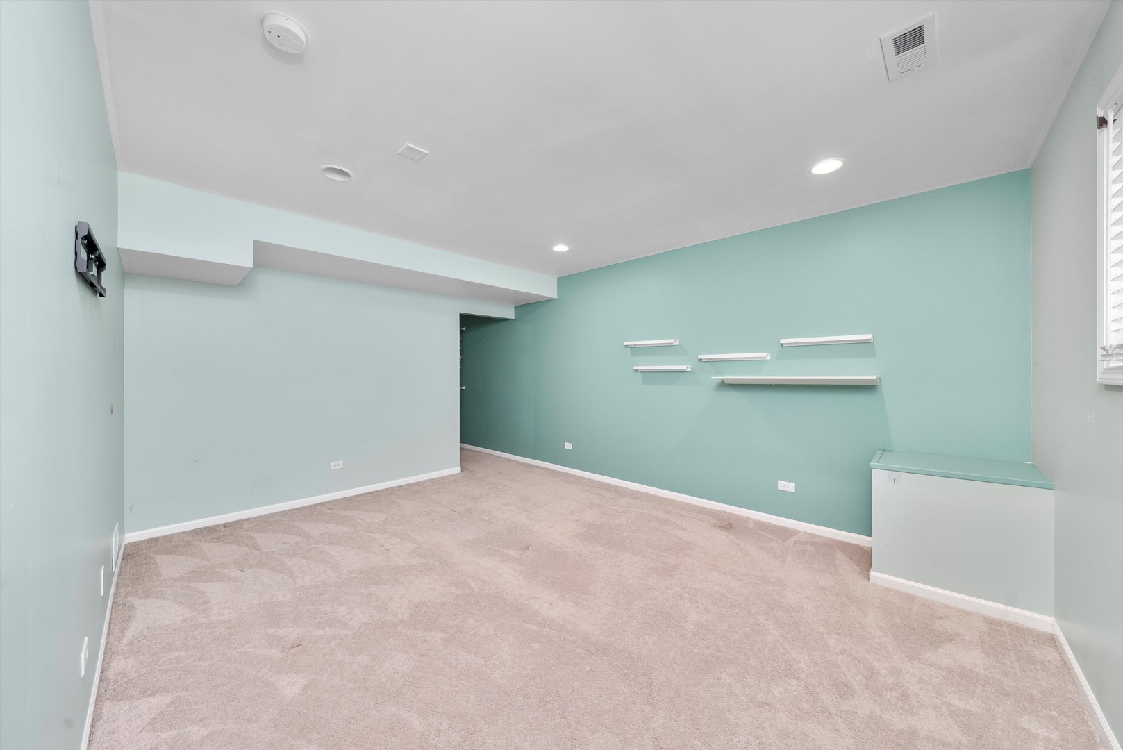 10137 S 86th Court, Palos Hills, IL 60465