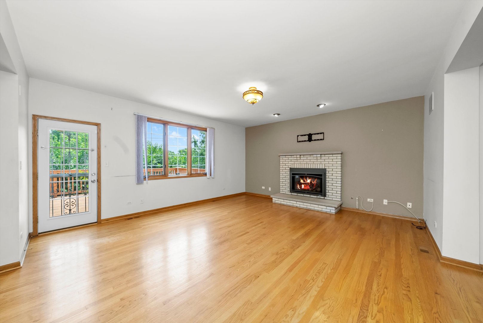 10137 S 86th Court, Palos Hills, IL 60465