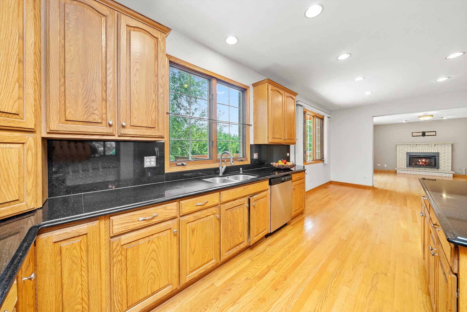 10137 S 86th Court, Palos Hills, IL 60465