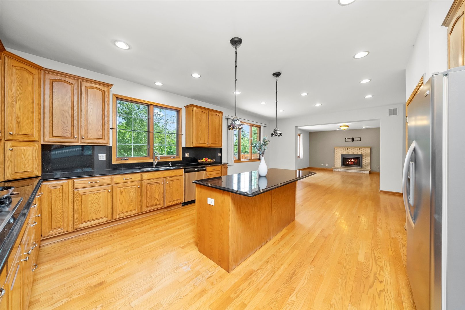 10137 S 86th Court, Palos Hills, IL 60465