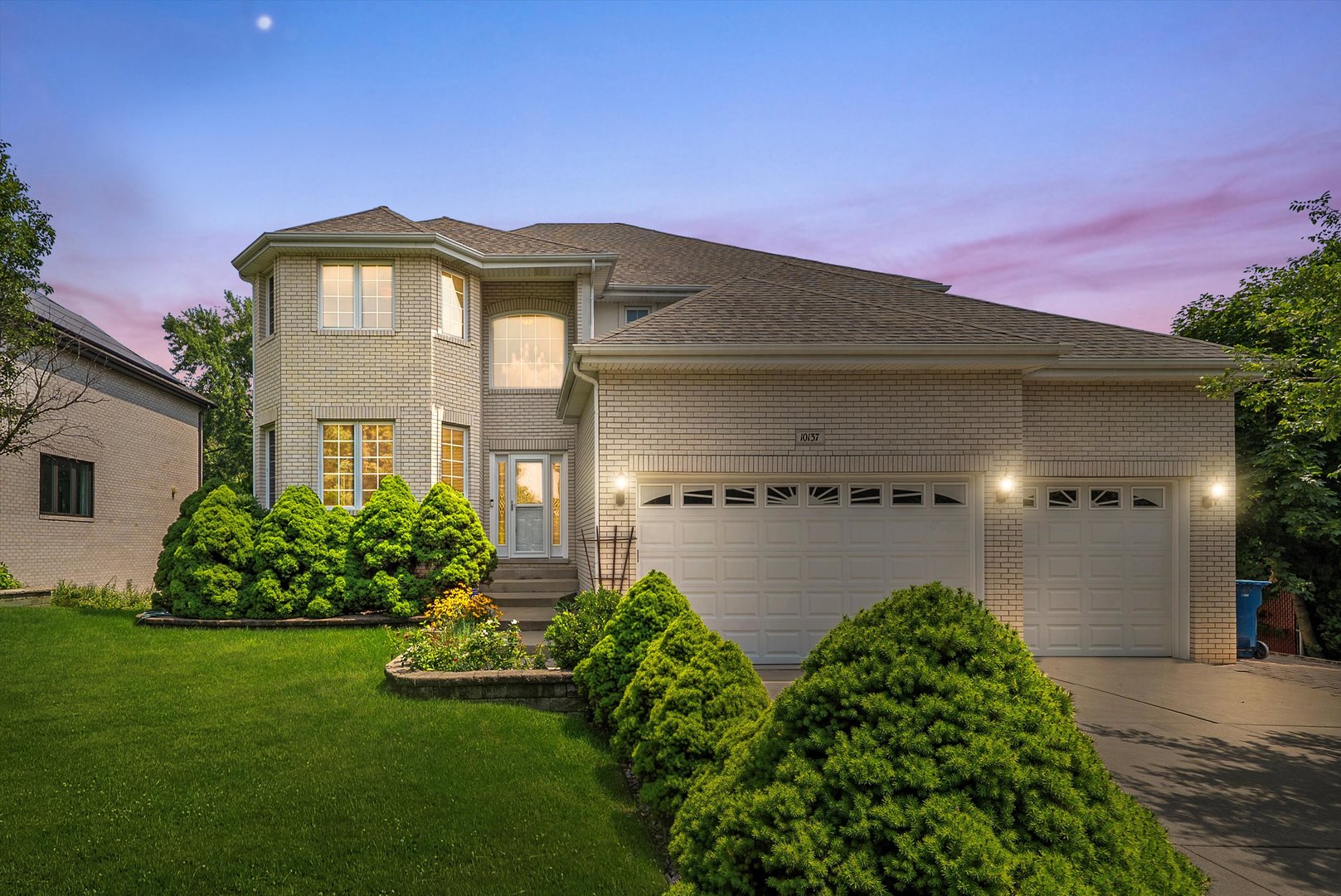 10137 S 86th Court, Palos Hills, IL 60465