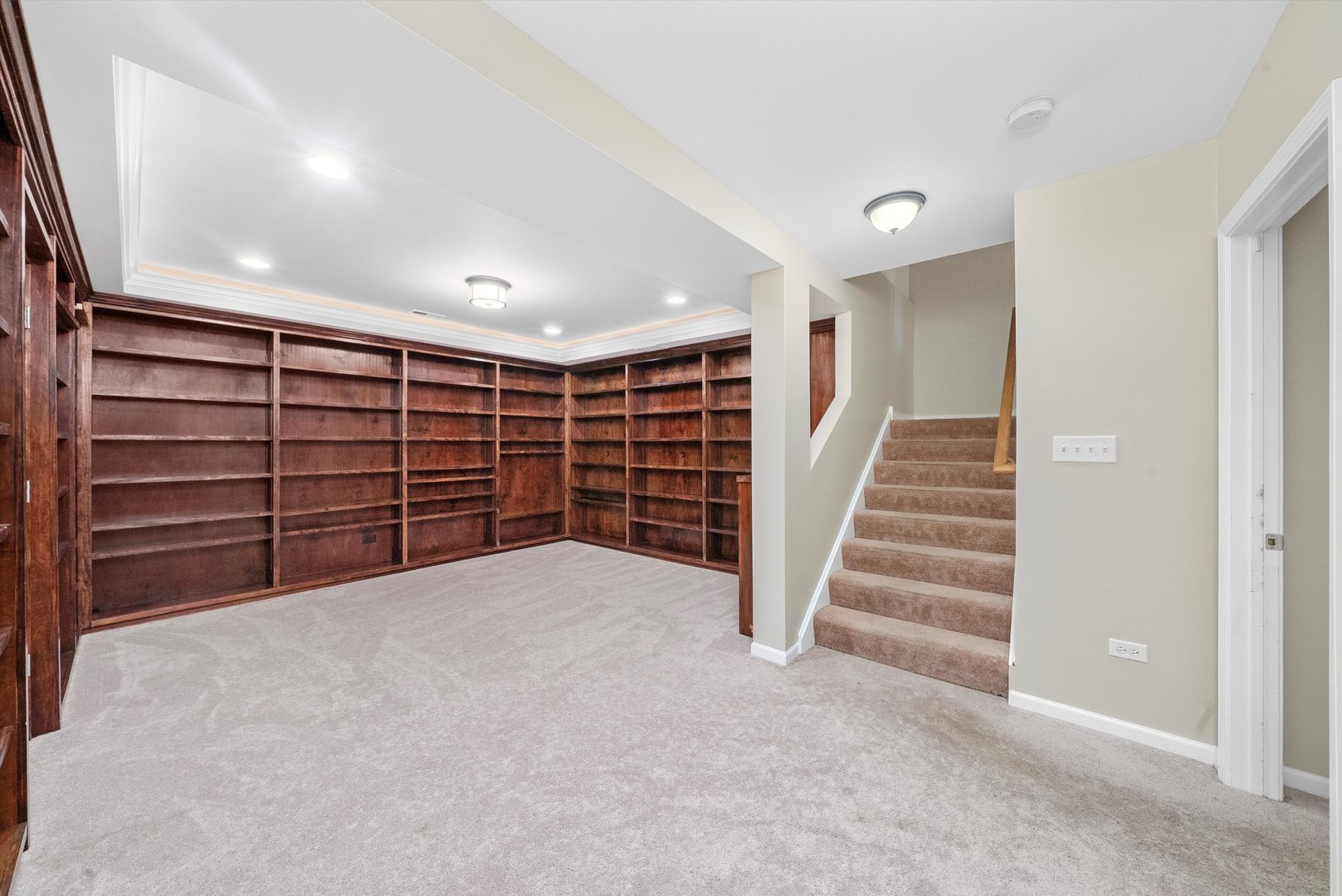 10137 S 86th Court, Palos Hills, IL 60465