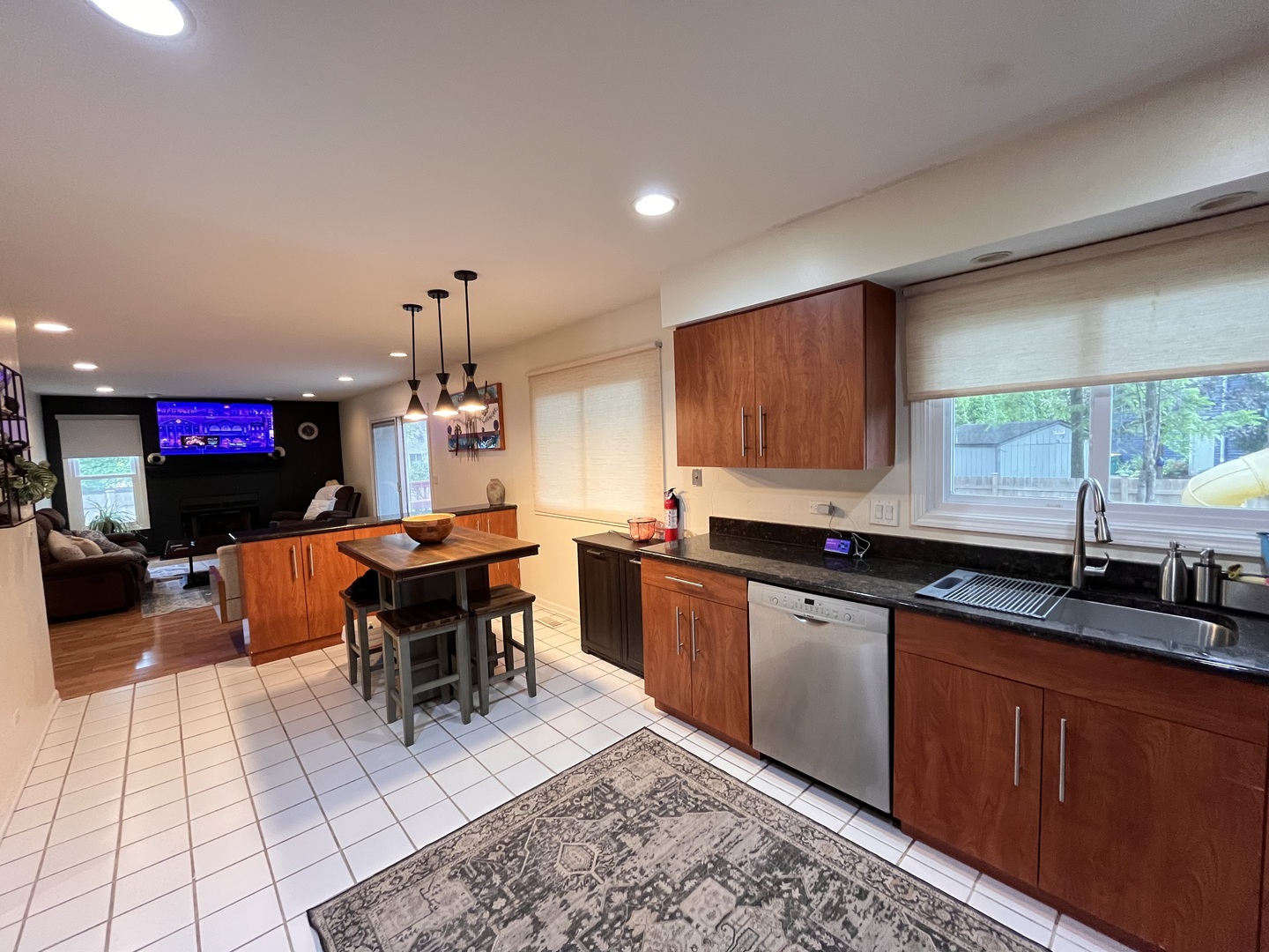 10 Chestnut Court, Buffalo Grove, IL 60089