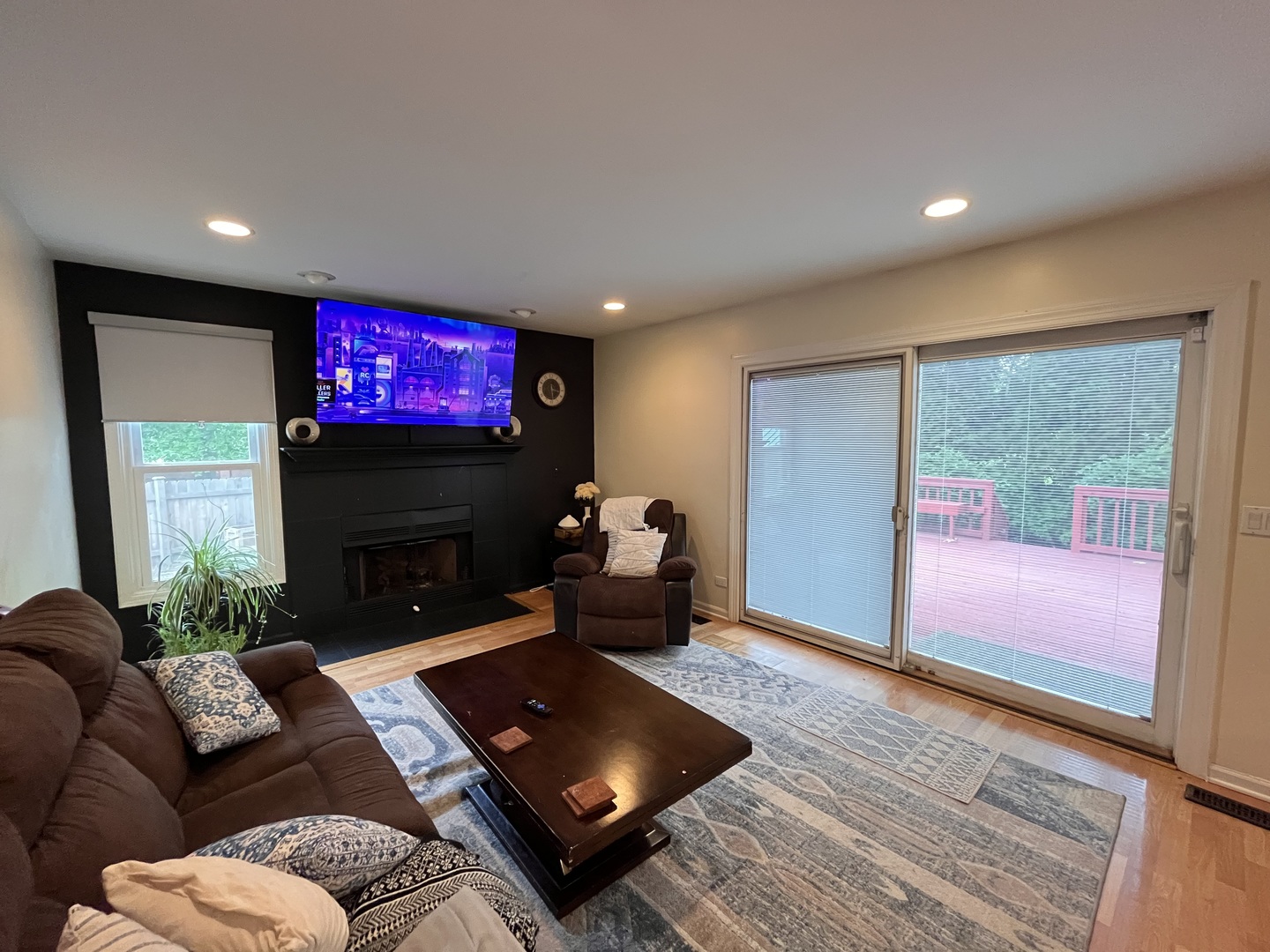 10 Chestnut Court, Buffalo Grove, IL 60089