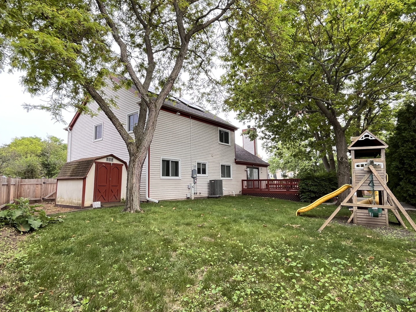 10 Chestnut Court, Buffalo Grove, IL 60089