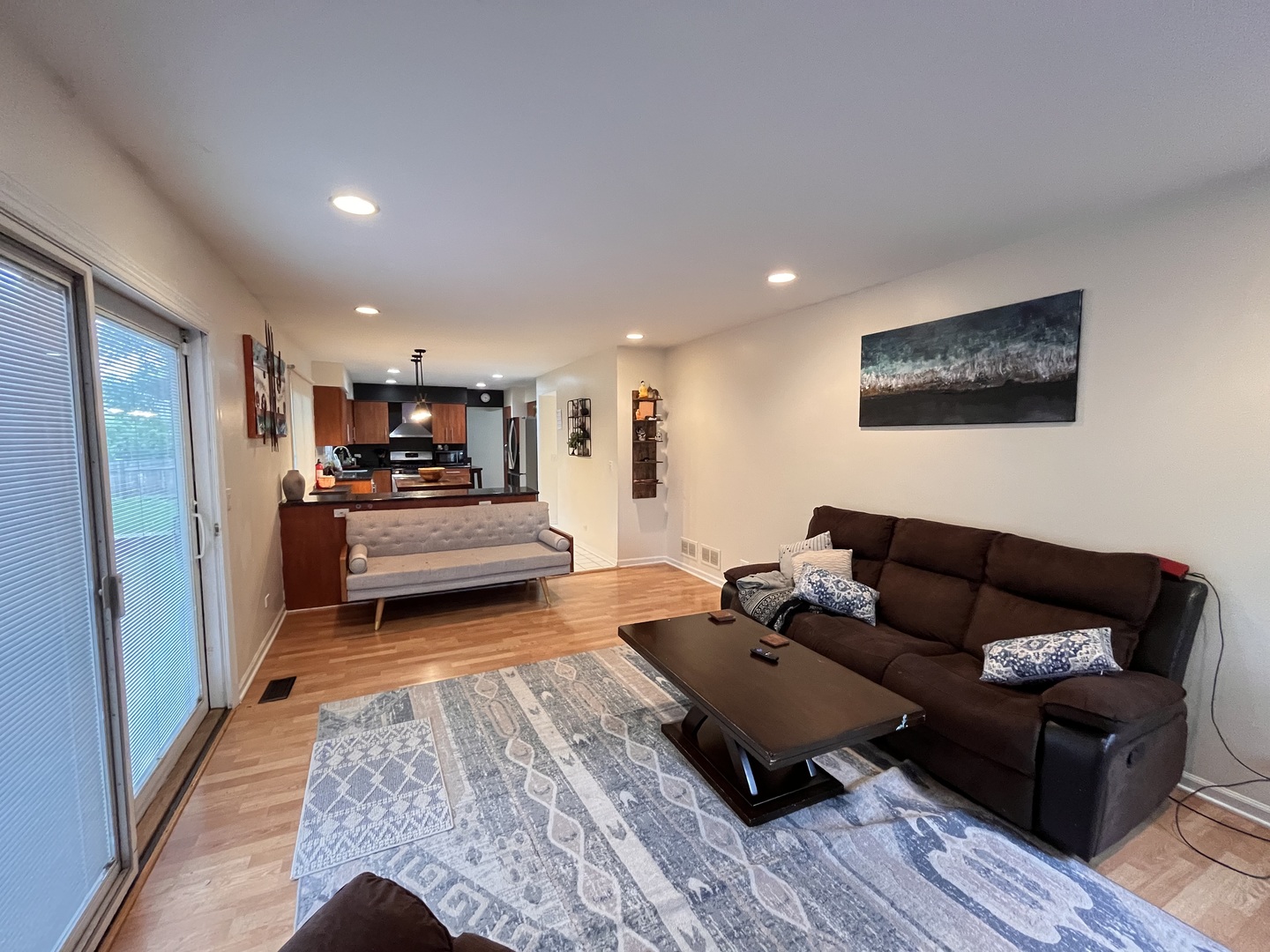 10 Chestnut Court, Buffalo Grove, IL 60089