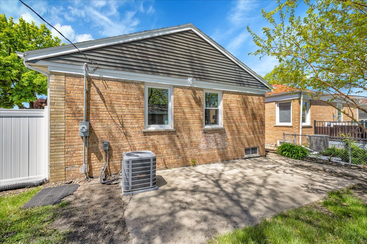 3601 Dora Street, Franklin Park, IL 60131