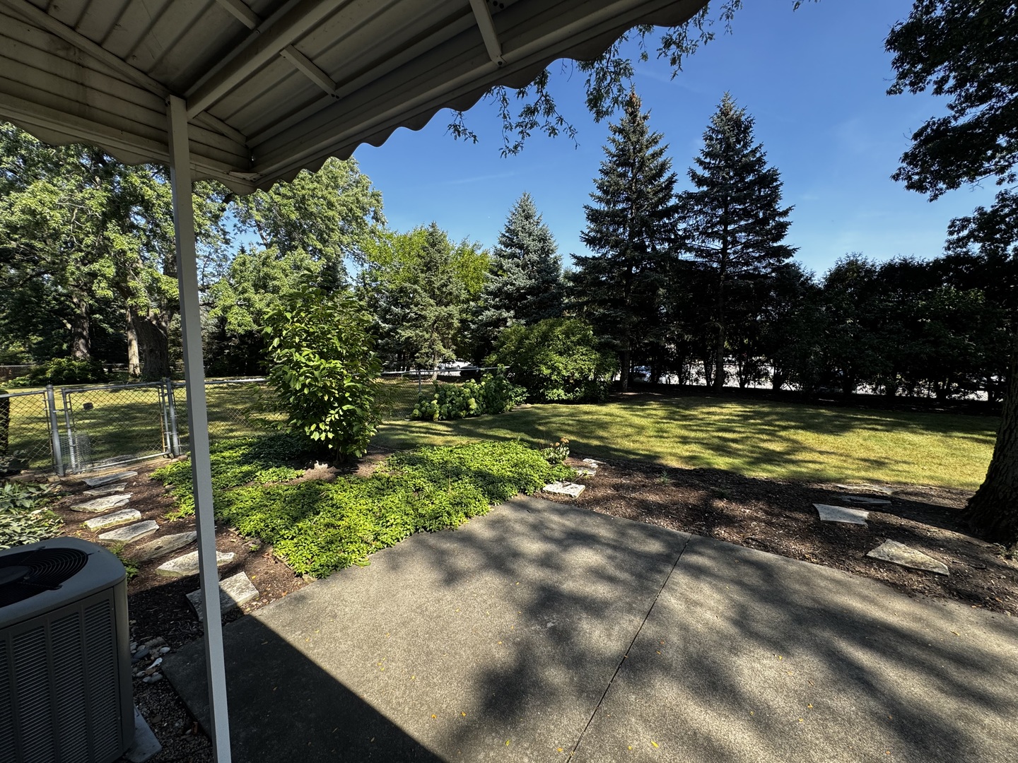 305 S Lambert Road, Glen Ellyn, IL 60137