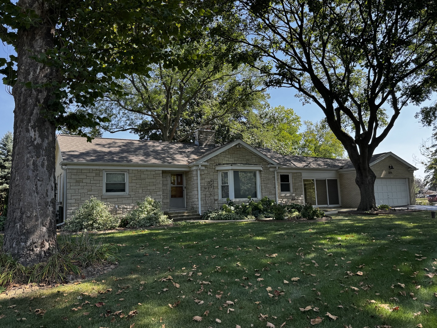 305 S Lambert Road, Glen Ellyn, IL 60137