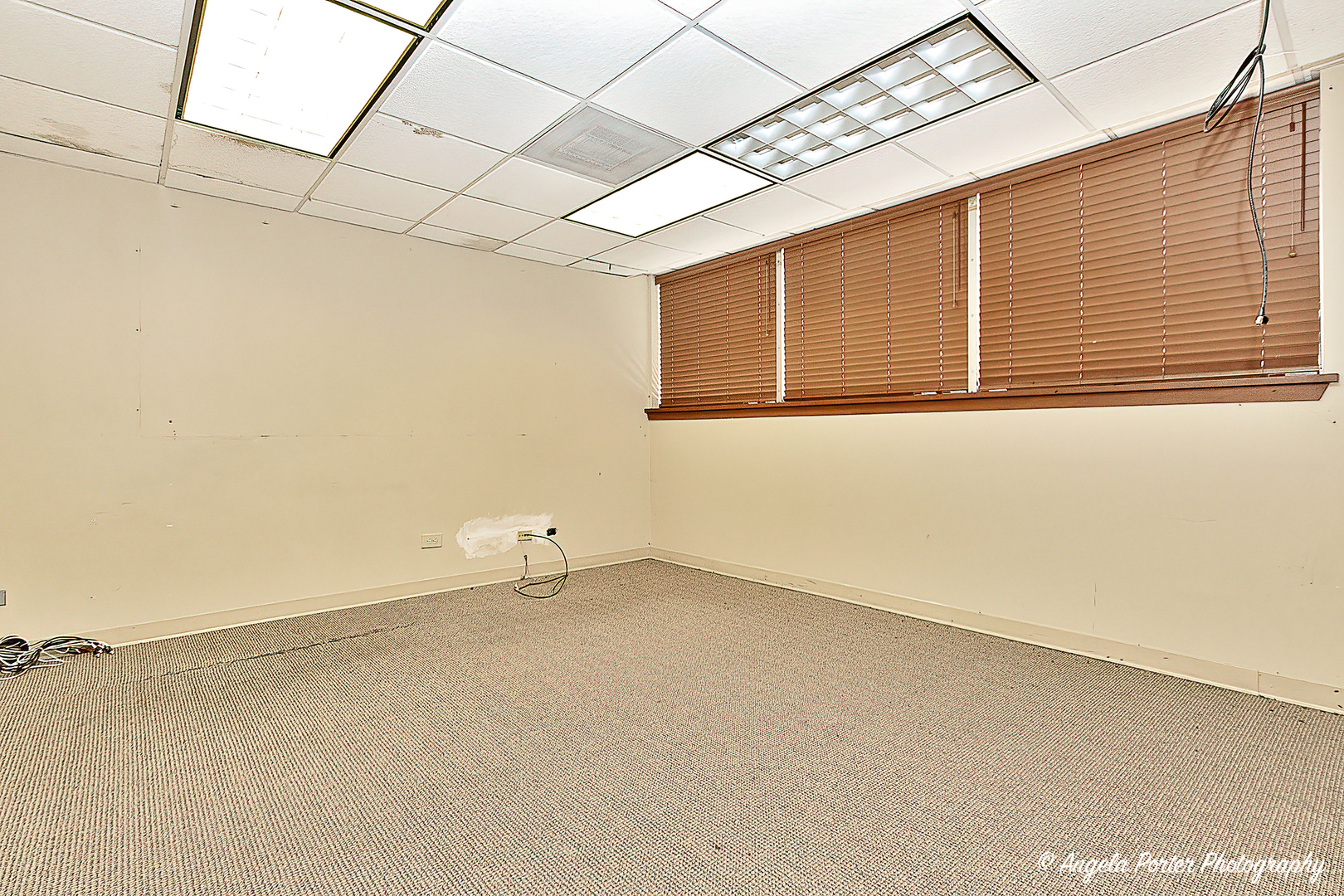 222 N County Street, Waukegan, IL 60085