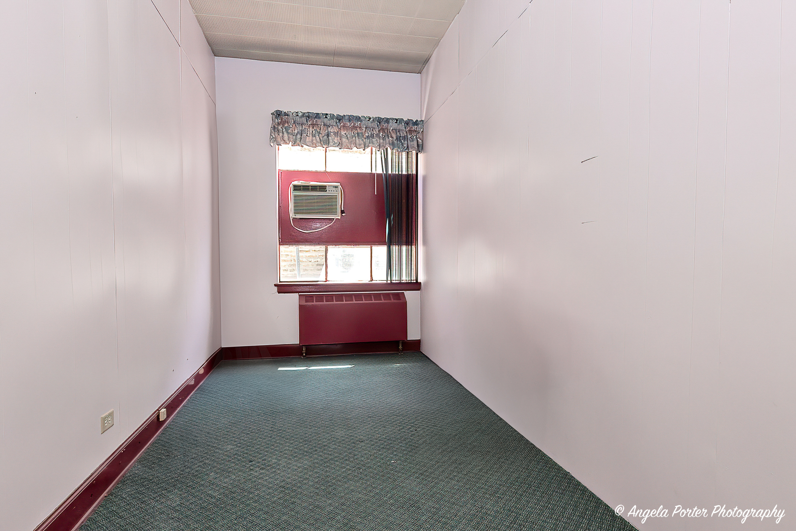 228 N GENESEE Street, Waukegan, IL 60085
