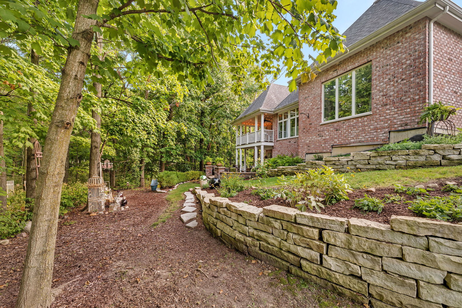 719 Stonebridge Road, Frankfort, IL 60423