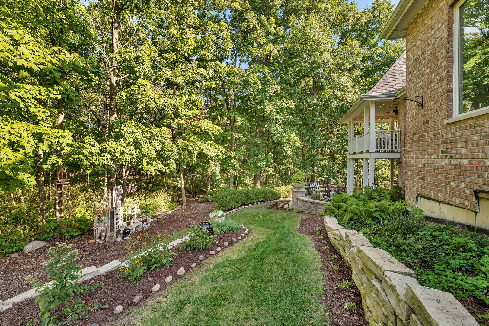 719 Stonebridge Road, Frankfort, IL 60423