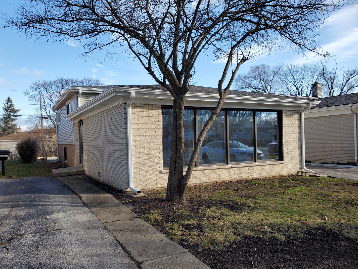 542 Laramie Avenue, Wilmette, IL 60091