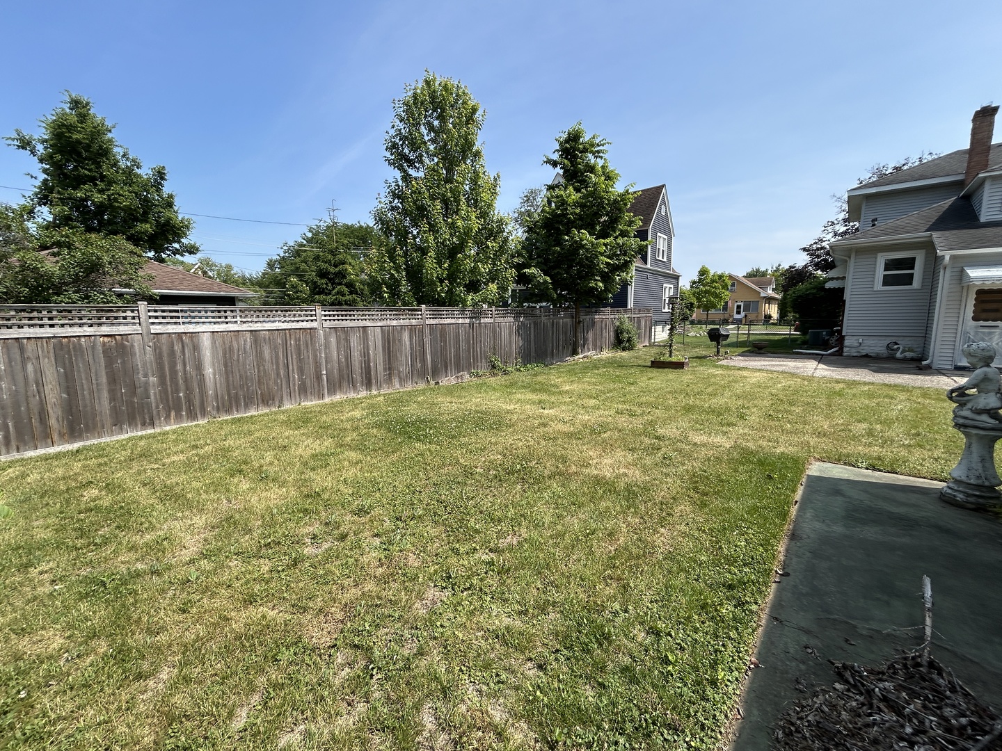 1486 Van Buren Avenue, Des Plaines, IL 60018