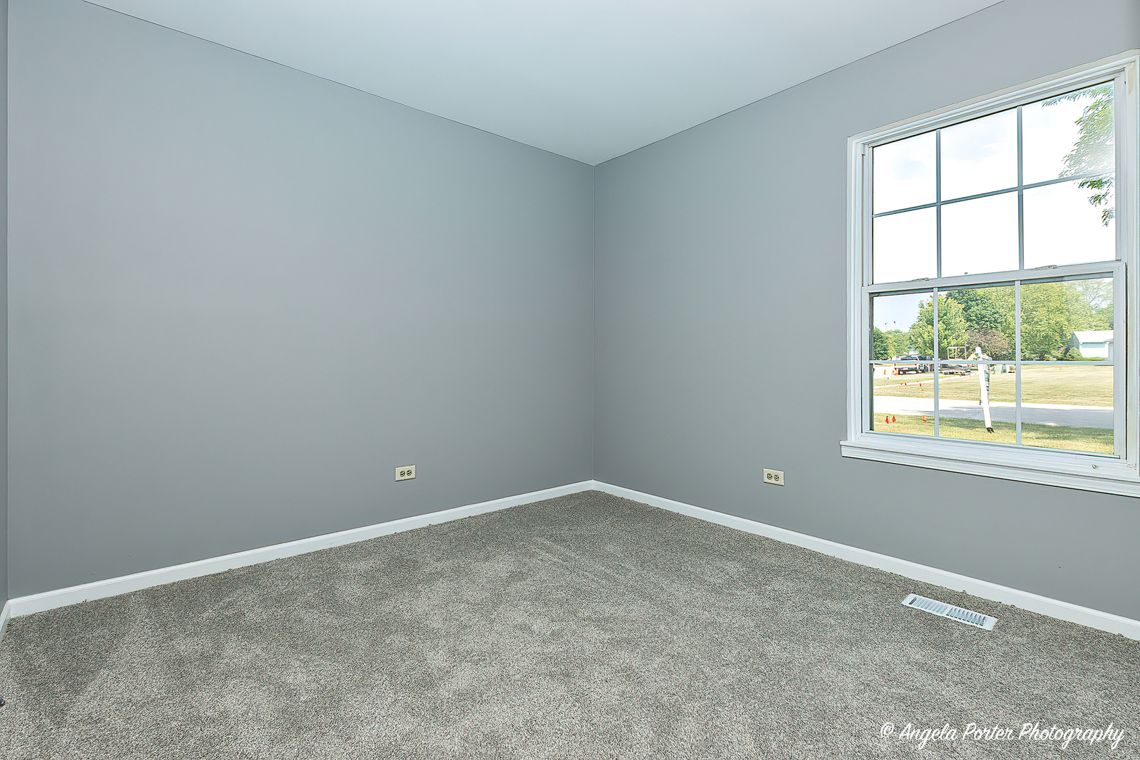 811 Nottingham Court, Island Lake, IL 60042