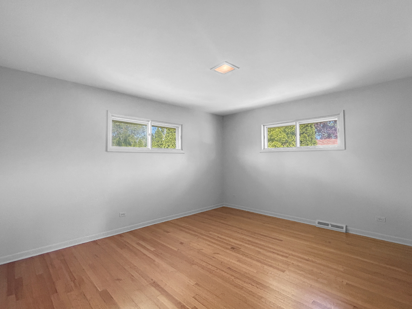 1048 Marshall Drive, Des Plaines, IL 60016