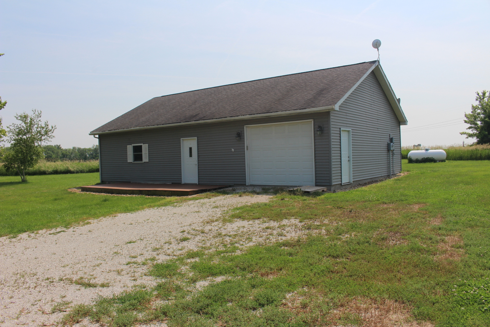 16666 Carle Springs Road, Wapella, IL 61777