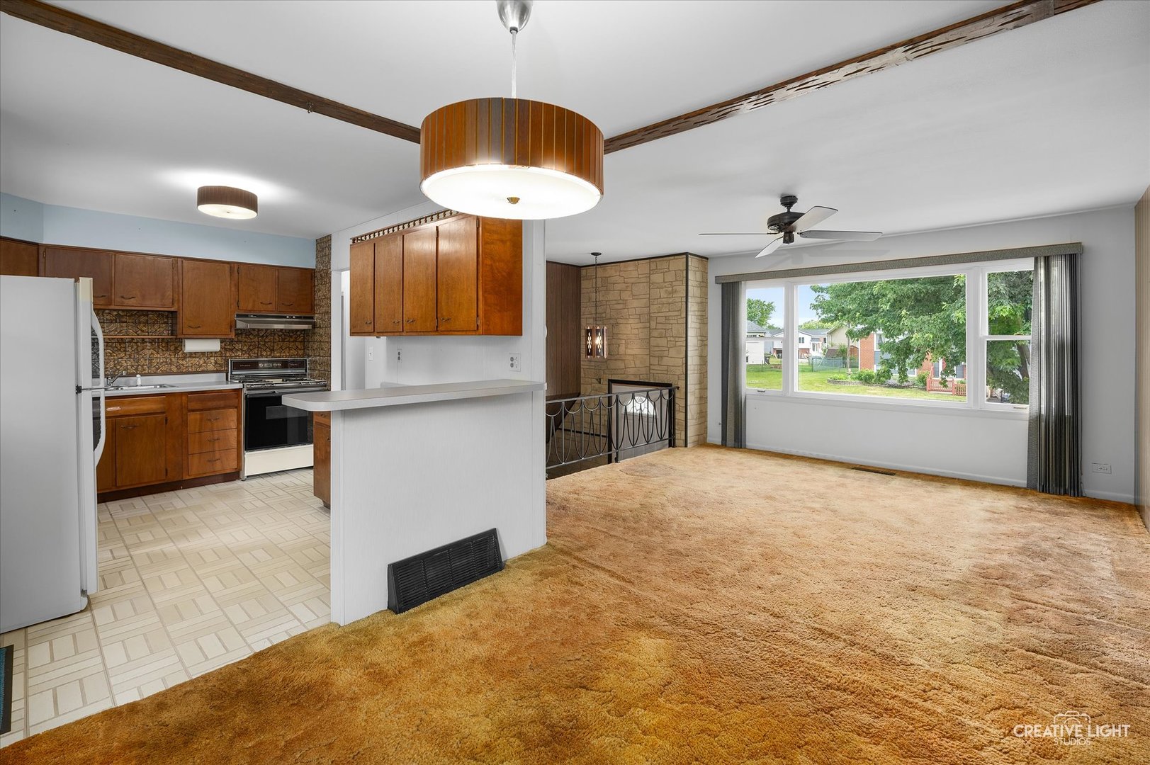 2211 Birchwood Parkway, Woodridge, IL 60517