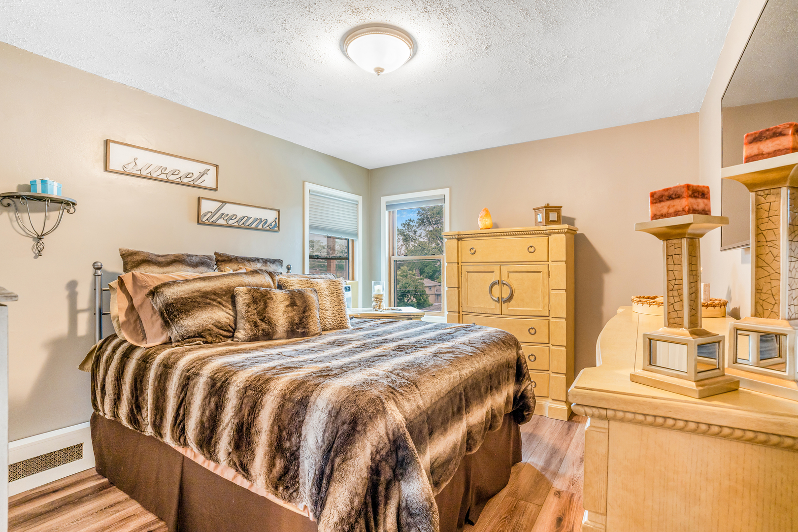 2241 S 17th Avenue, North Riverside, IL 60546