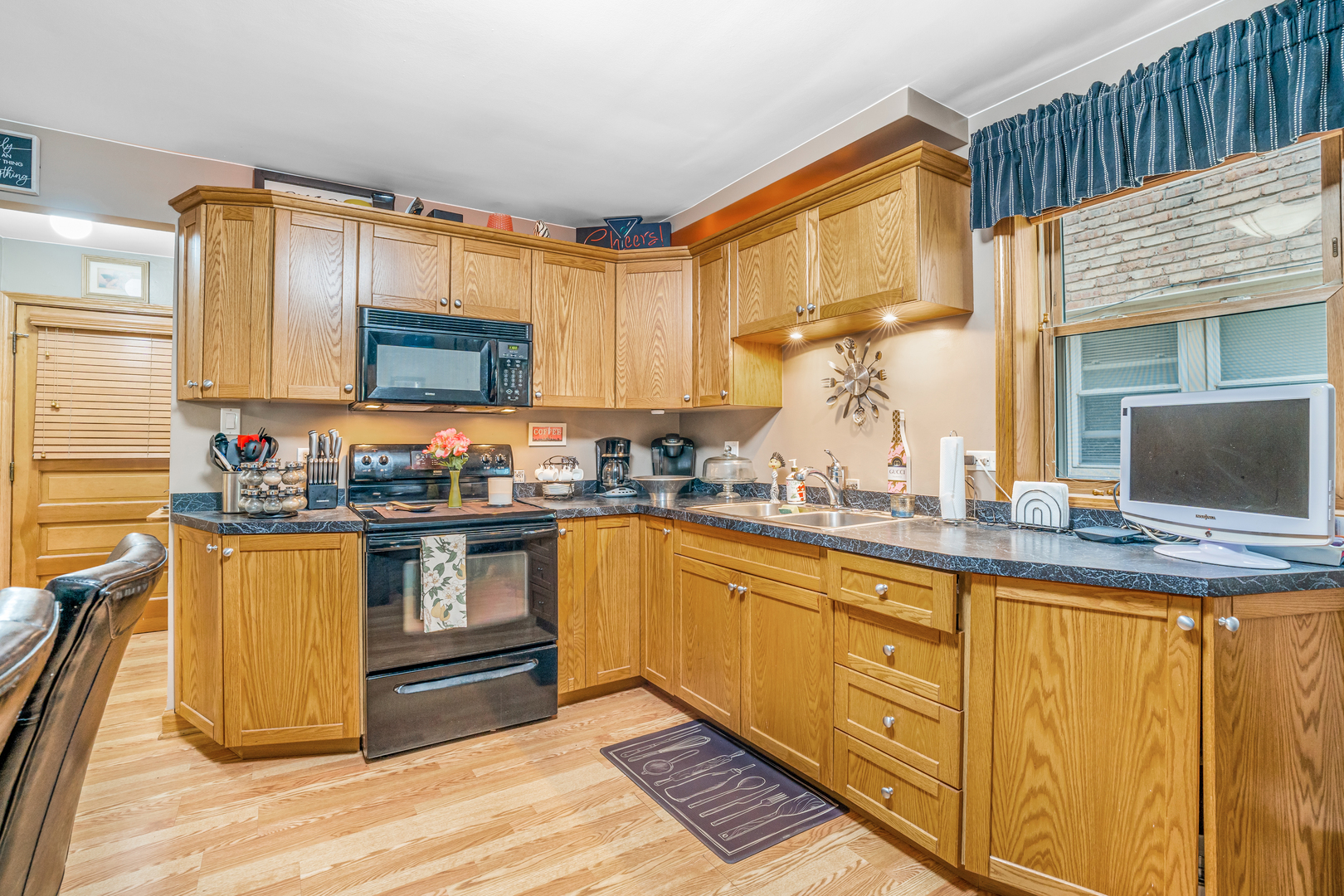 2241 S 17th Avenue, North Riverside, IL 60546